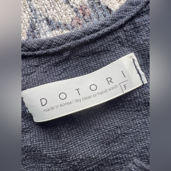 Dotori button up blouse - Picture 4 of 6